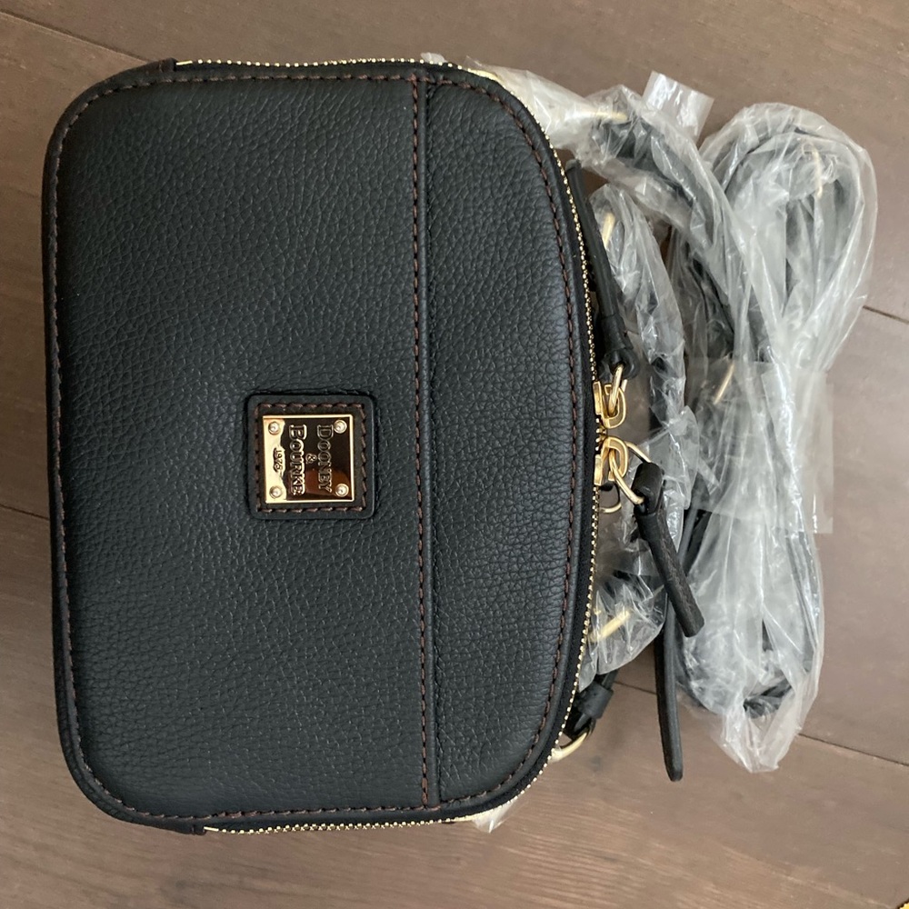 {new with tags} Dooney & Bourke Crossbody Leather Purse, Black